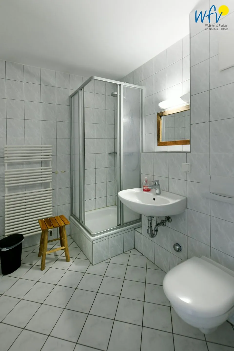 Ferienhaus am Gutspark Dranske Ferienwohnung Sandglöckchen Rügen - Dranske - Badezimmer