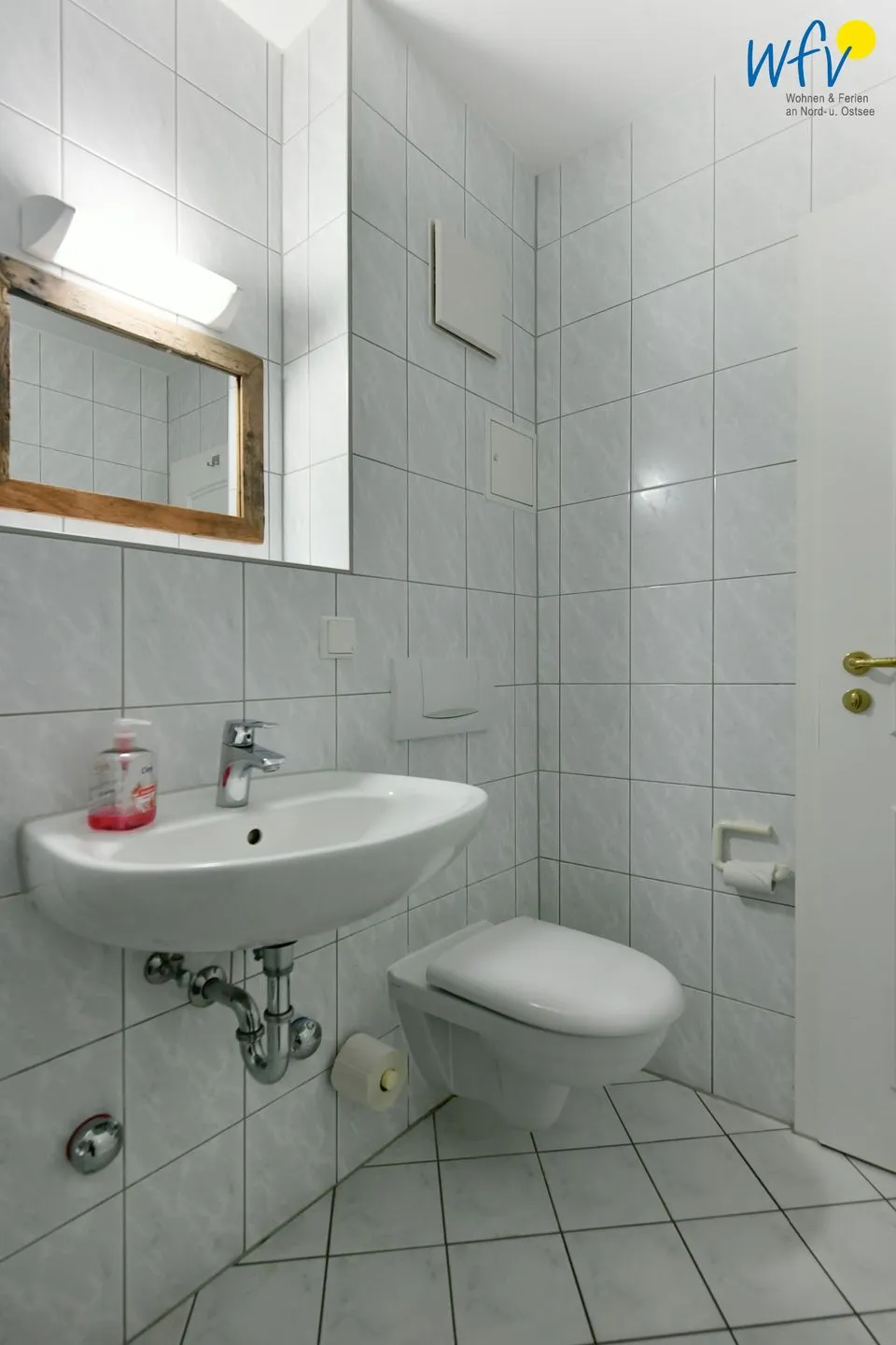 Ferienhaus am Gutspark Dranske Ferienwohnung Sandglöckchen Rügen - Dranske - Badezimmer