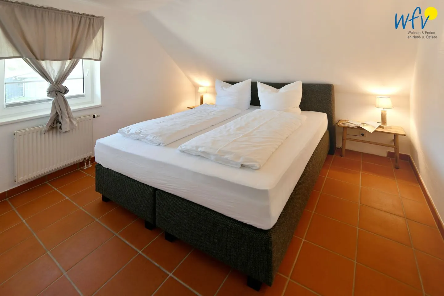 Ferienhaus am Gutspark Dranske Ferienwohnung Strandkamille Rügen - Dranske - Schlafzimmer