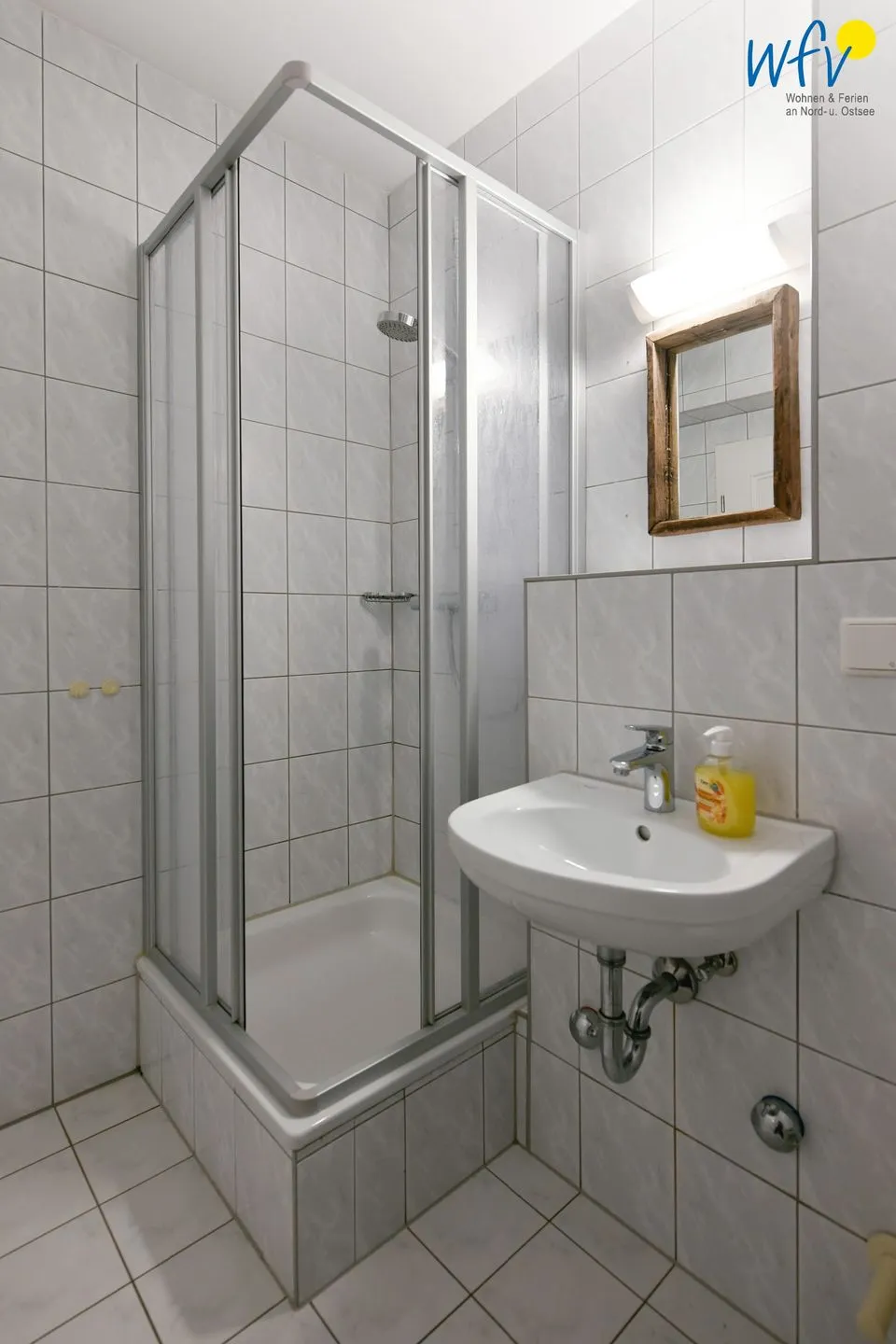 Ferienhaus am Gutspark Dranske Ferienwohnung Sonnenschein Rügen - Dranske - Badezimmer