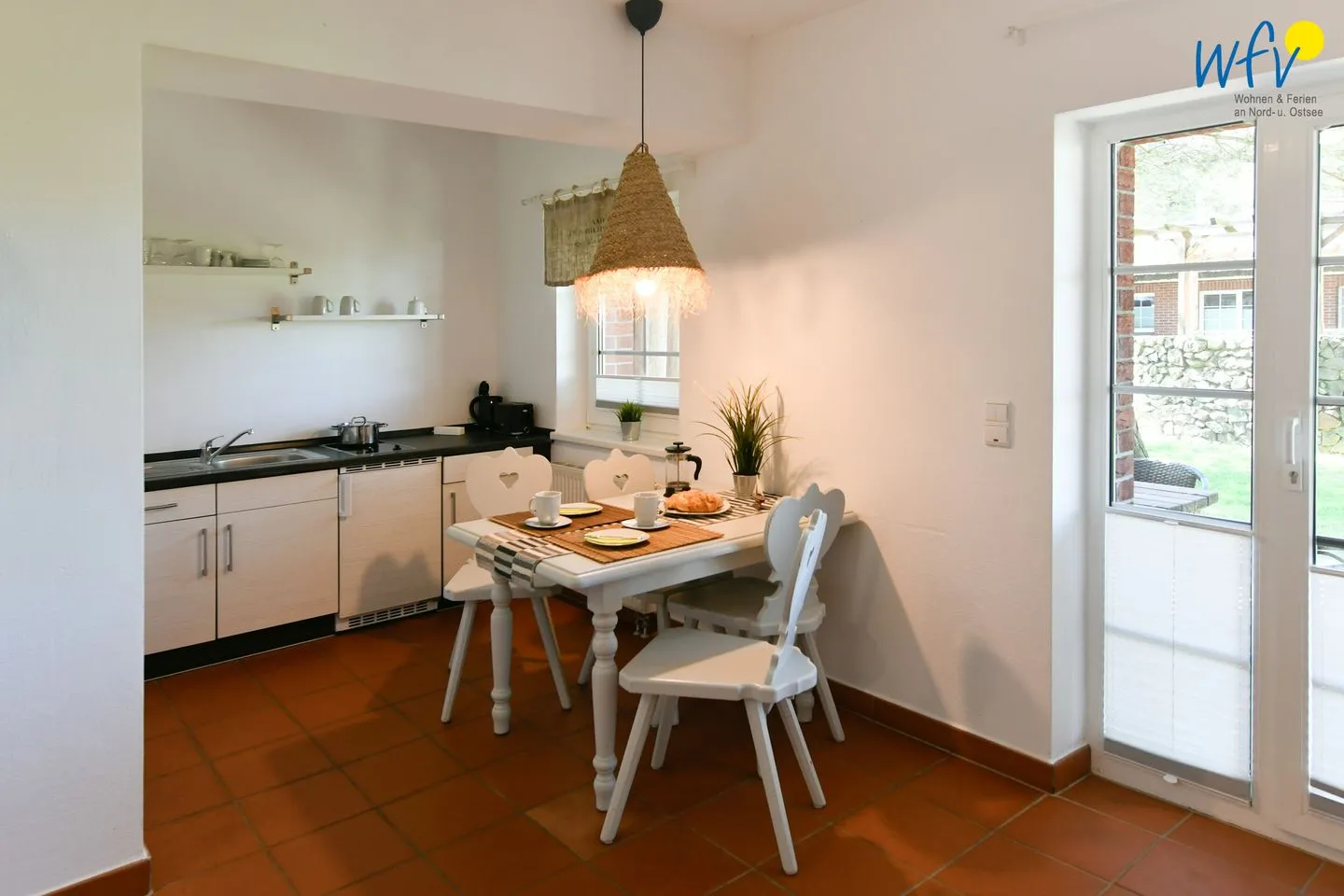 Ferienhaus am Gutspark Dranske Ferienwohnung Sonnenschein Rügen - Dranske - Küche / Küchenzeile