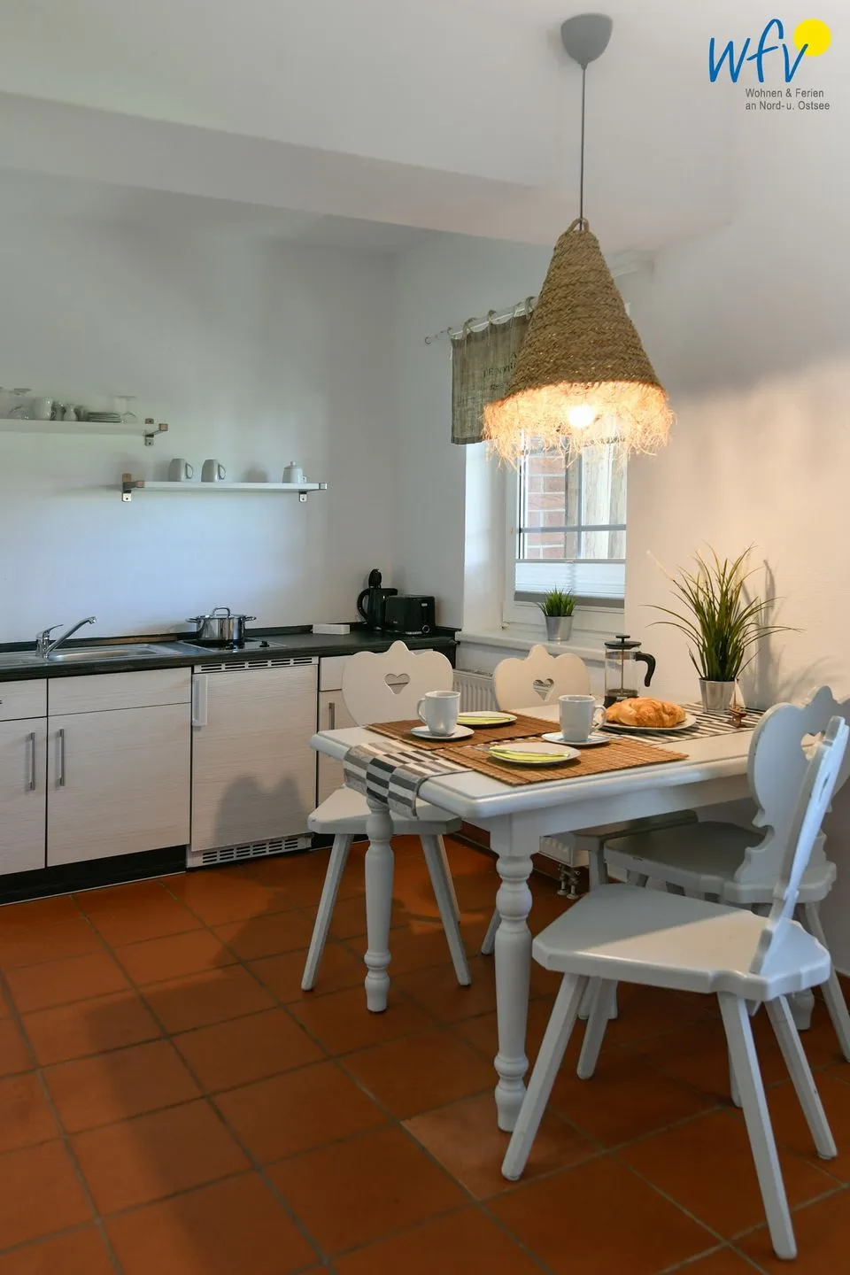 Ferienhaus am Gutspark Dranske Ferienwohnung Sonnenschein Rügen - Dranske - Küche / Küchenzeile