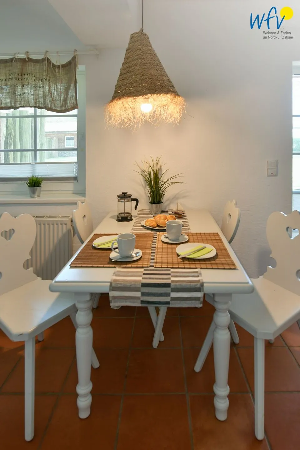 Ferienhaus am Gutspark Dranske Ferienwohnung Sonnenschein Rügen - Dranske - Essbereich