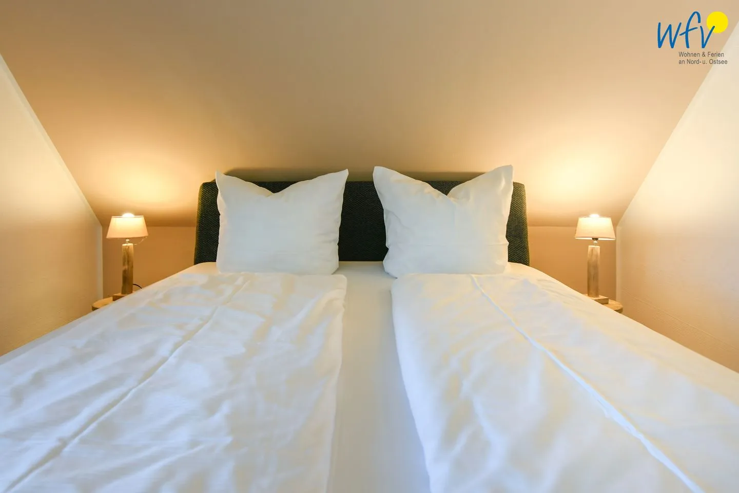 Ferienhaus am Gutspark Dranske Ferienwohnung Sonnenrose Rügen - Dranske - Schlafzimmer