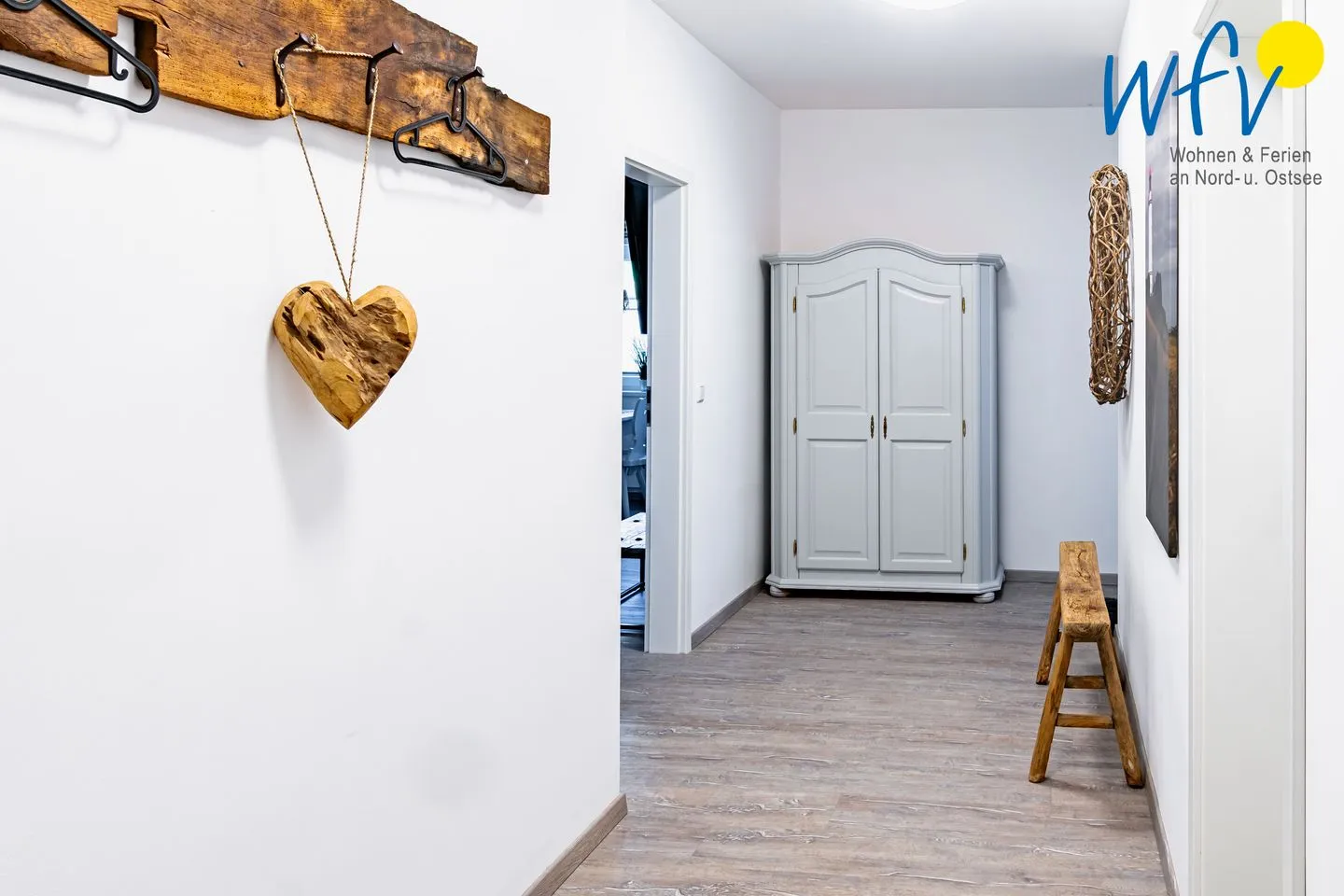 Ferienhaus am Gutspark Dranske Ferienwohnungen Sonnenaufgang und Sonnentag Rügen - Dranske - Flur