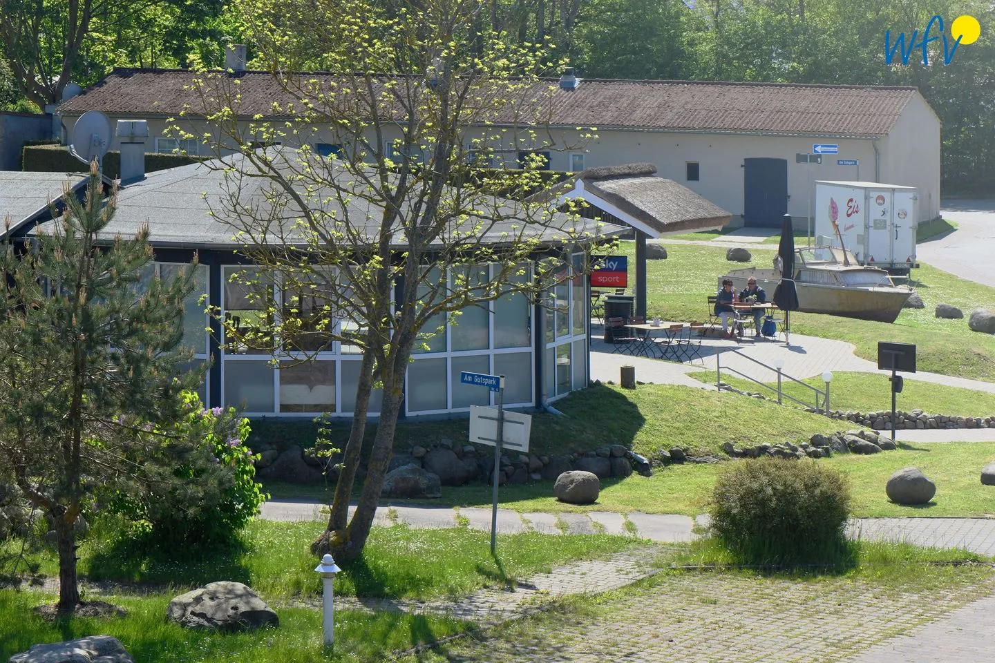 Ferienhaus am Gutspark Dranske Ferienwohnung Strandroggen Rügen - Dranske -