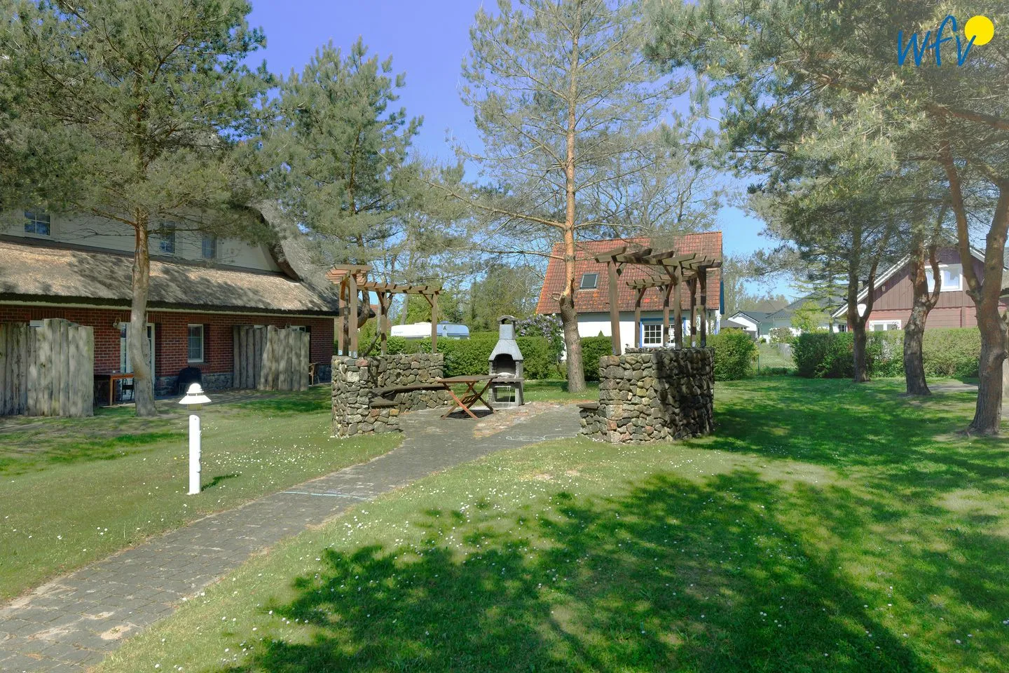 Ferienhaus am Gutspark Dranske Ferienwohnung Strandroggen Rügen - Dranske -