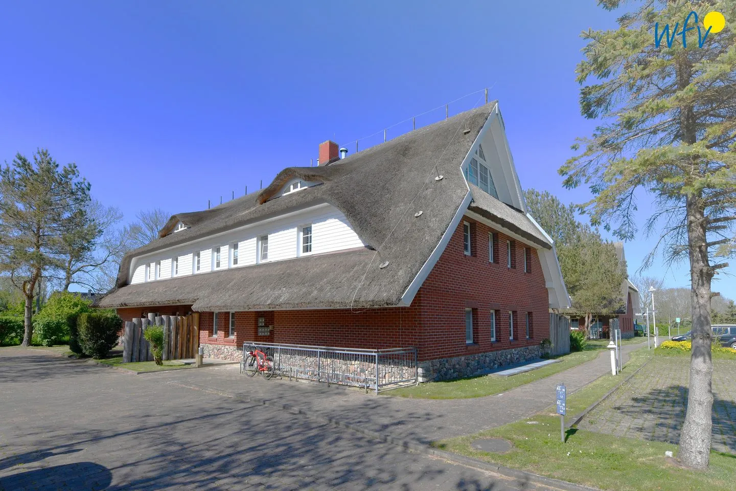 Ferienhaus am Gutspark Dranske Ferienwohnung Strandroggen Rügen - Dranske -