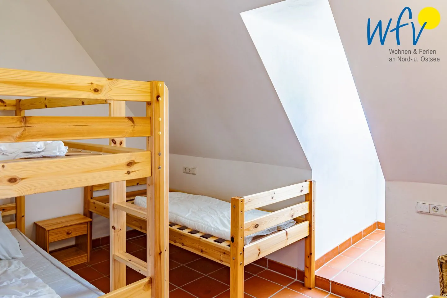 Ferienhaus am Gutspark Dranske Ferienwohnung Sonnenstrahl Rügen - Dranske -