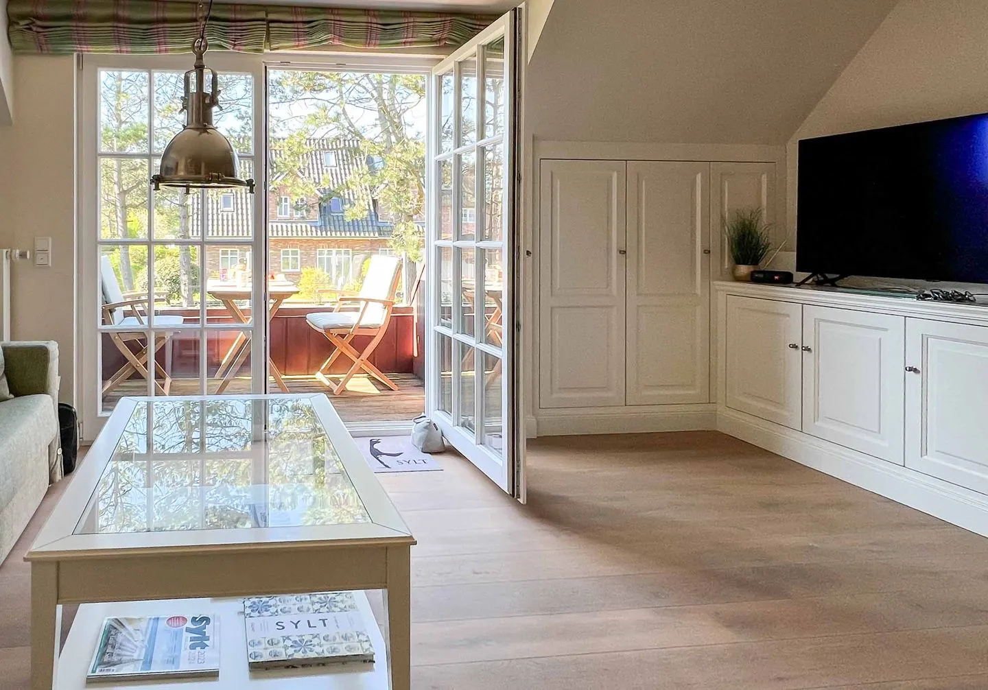 Das Landhaus, App. F Wenningstedt - Wohnzimmer