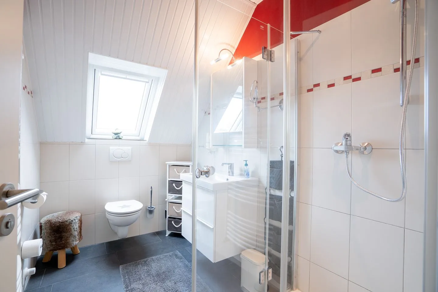 (HER16c) Ankes Gästehaus 1 Niendorf - Badezimmer