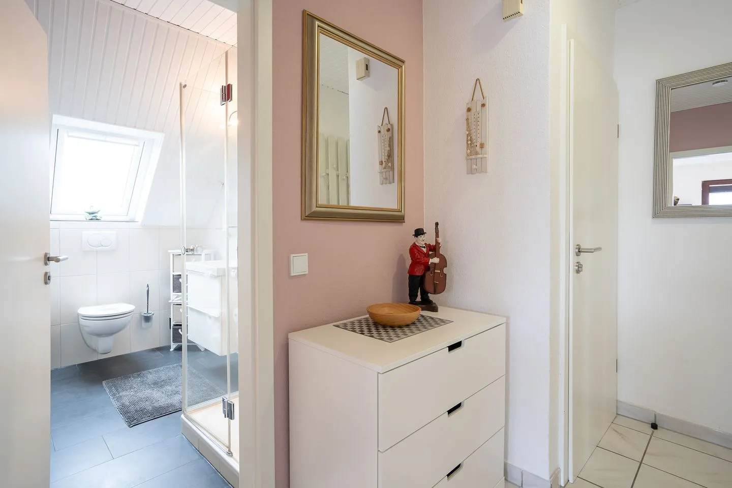 (HER16c) Ankes Gästehaus 1 Niendorf - Badezimmer