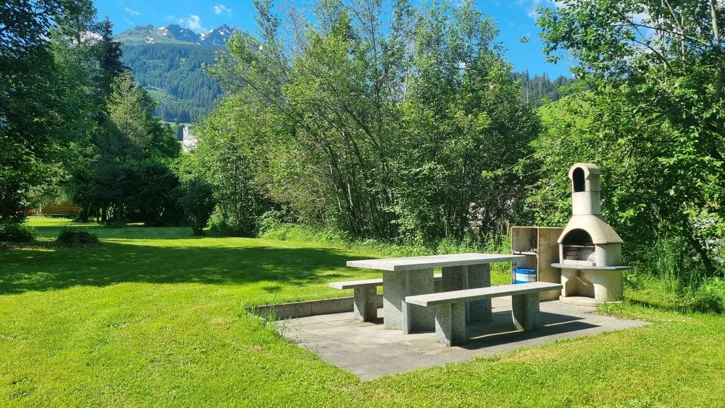 Residenza Tga Clo Apartment 502 Savognin - Grillbereich