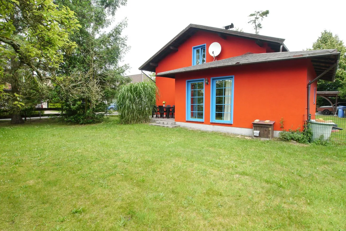 Ferienwohnung im Landmannsheim Ostseeheilbad Zingst - Terrasse mit Gartenanteil