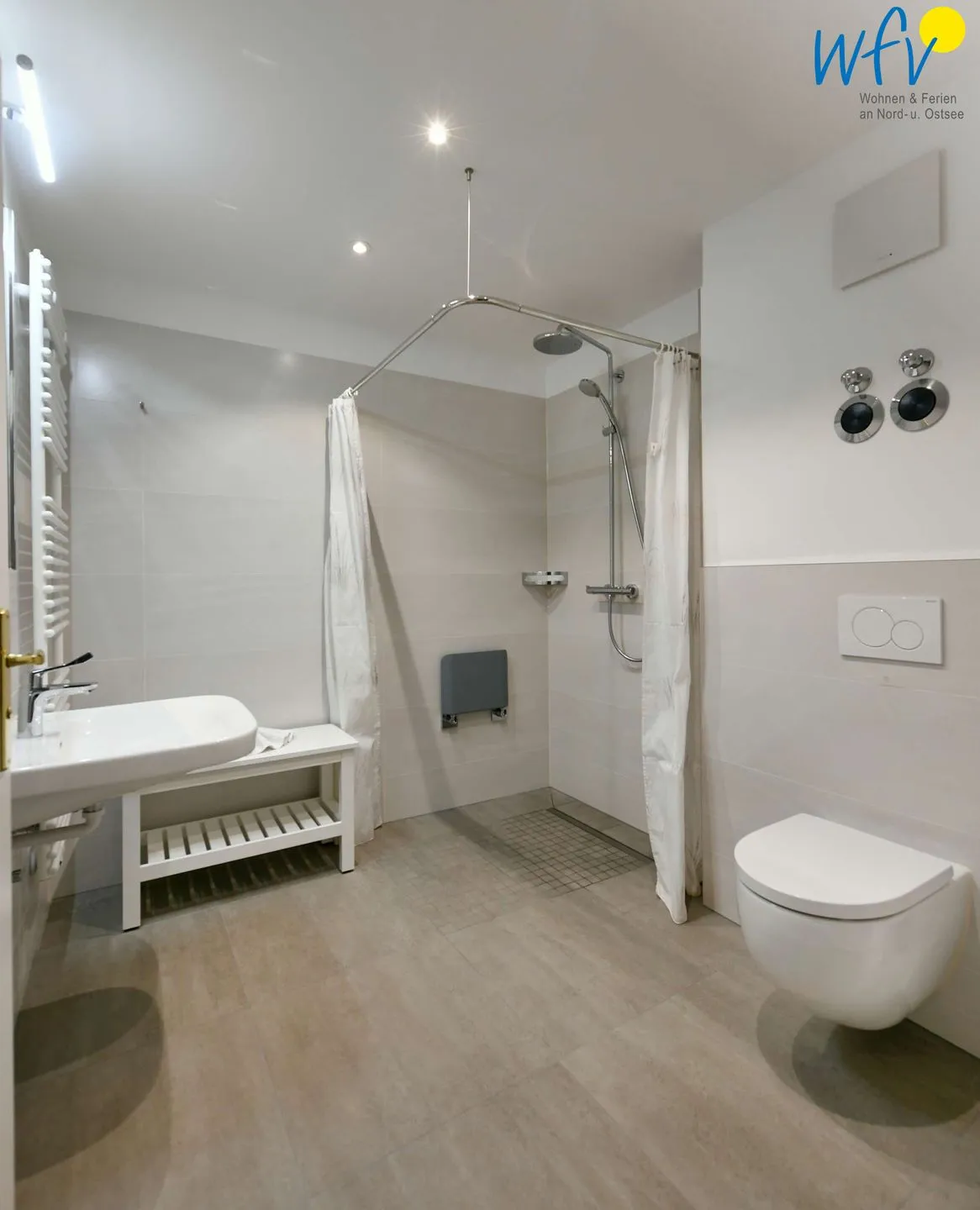 Haus am Hövt Ferienwohnung 10 Rügen - Göhren - Badezimmer
