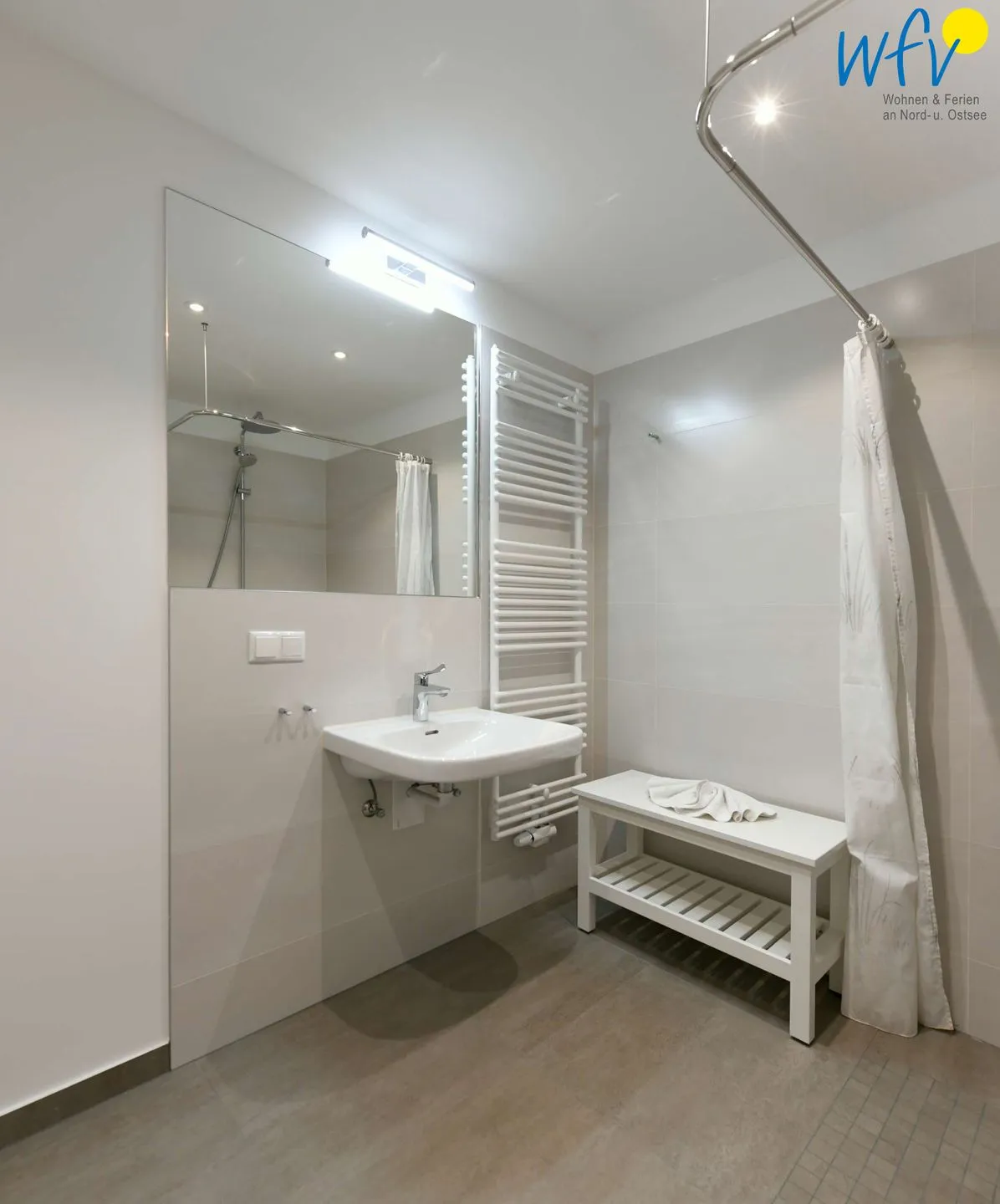 Haus am Hövt Ferienwohnung 10 Rügen - Göhren - Badezimmer
