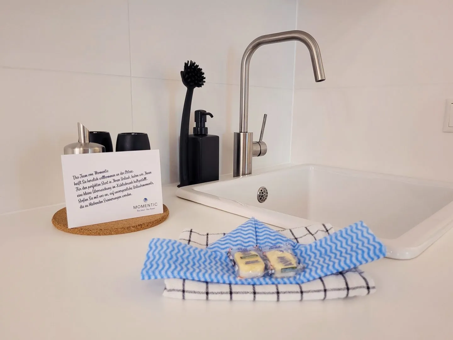 Moderne und geräumige Ferienunterkunft im Souterrain - Neu und Preiswert Haffkrug - Scharbeutz - Appartement mit Momentic-Service
