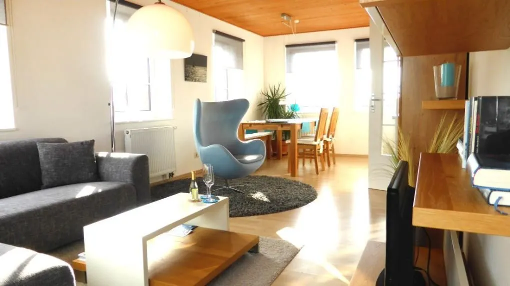 Haus Nordlicht Ferienwohnung *Bi Strun* Nebel auf Amrum - Sessel in der Ferienwohnung Bi Strun Nebel auf Amrum