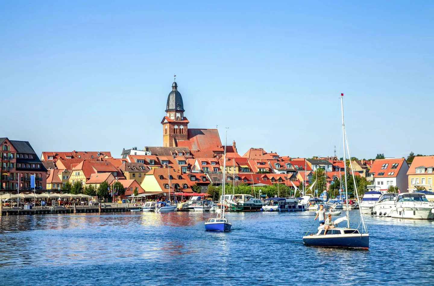  Hafenperle Waren (Müritz) - Nachbarschaft