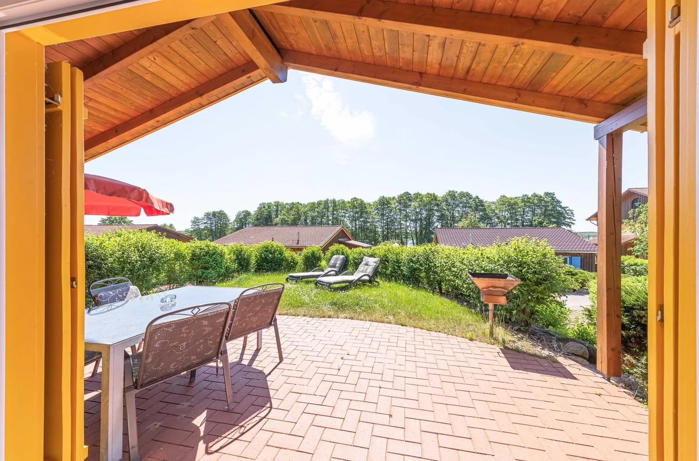 Sonnenschein Jabel - Ferienhaus Sonnenschein in Jabel Terasse mit Blick auf den See