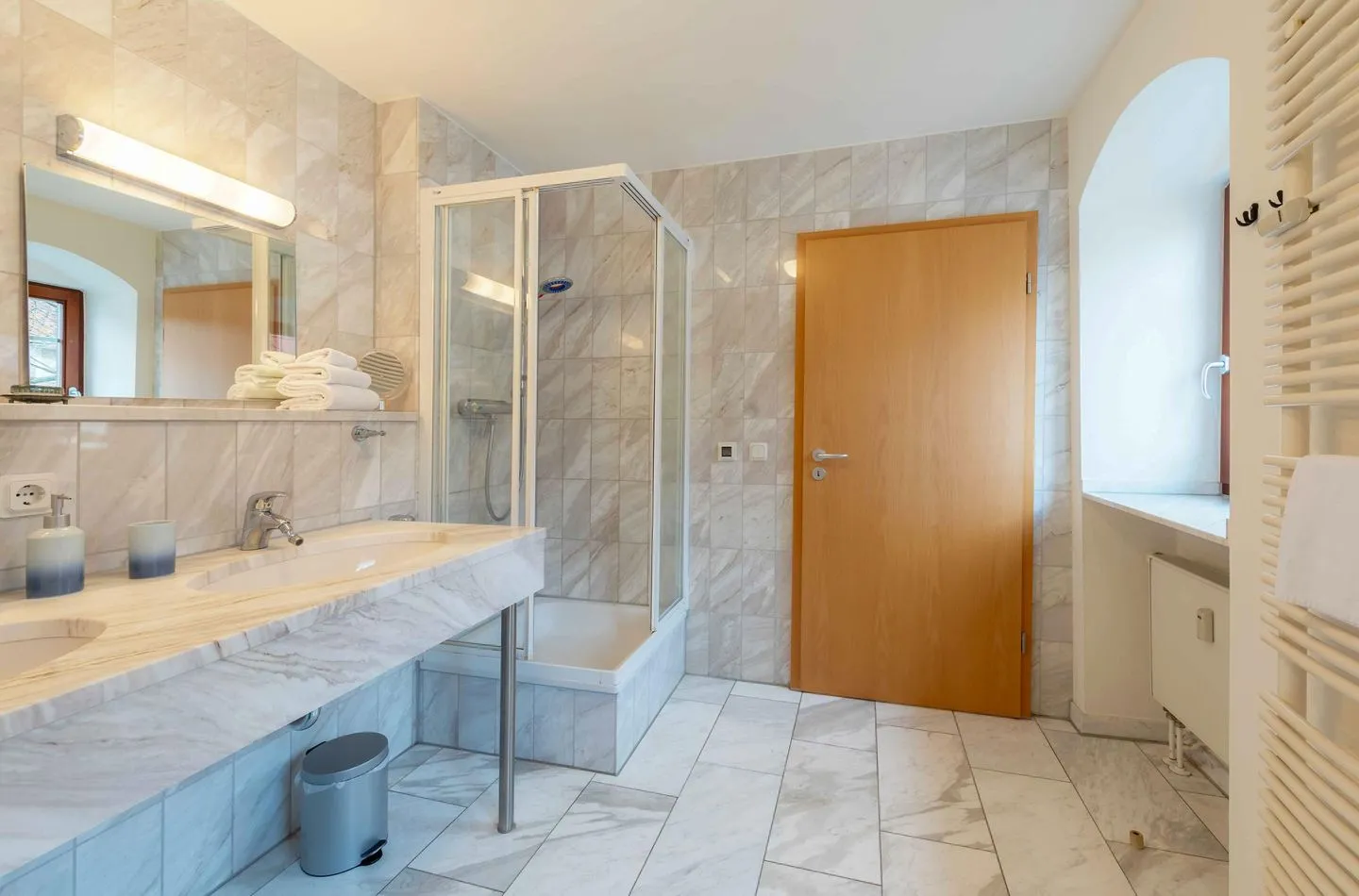 Yachthafenflair Waren (Müritz) - Badezimmer