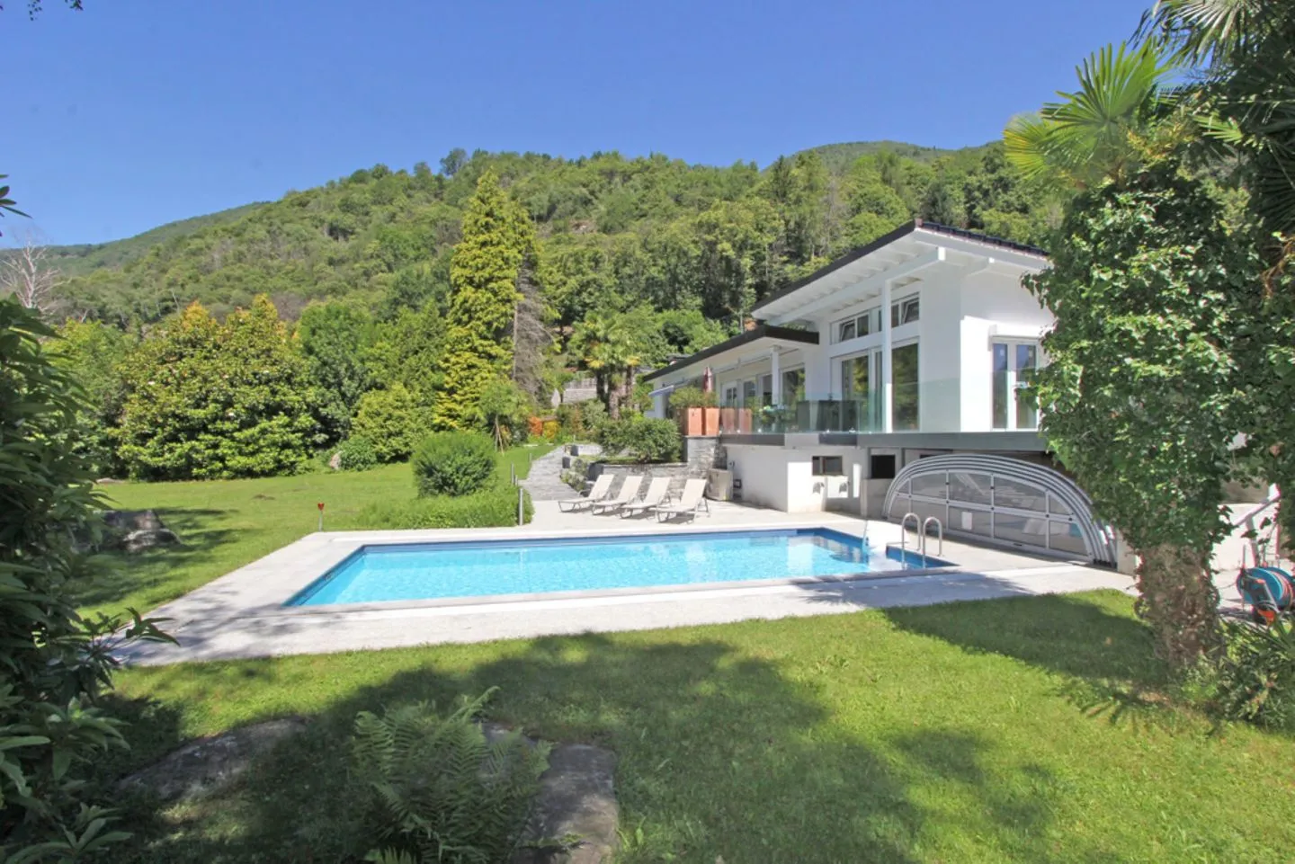 La Monda Cantik Locarno -