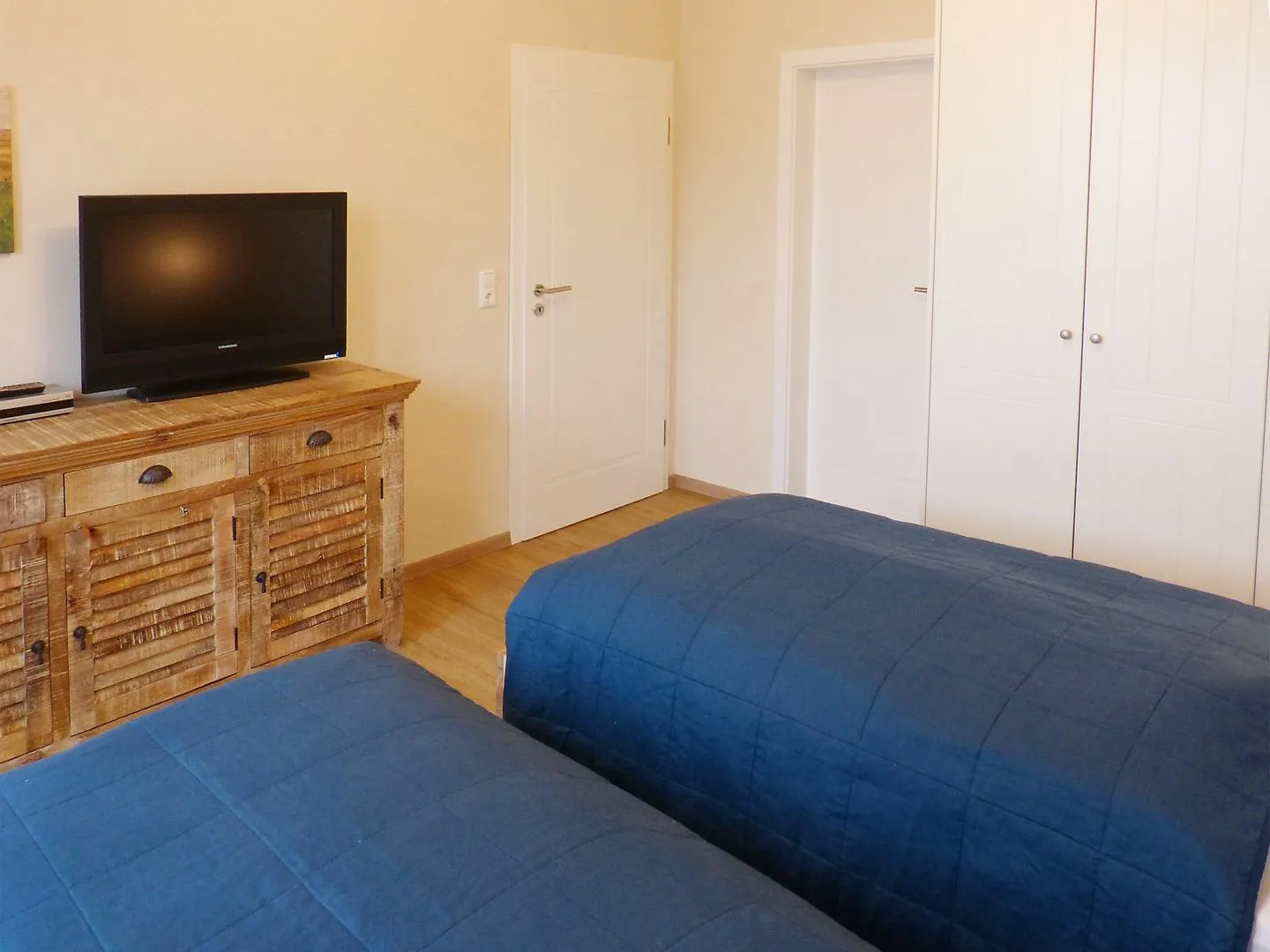 Haus *Weiße Düne* Ferienwohnung *Weiße Düne 7* Wittdün auf Amrum - 2. Schlafzimmer in der Ferienwohnung Weiße Düne 7 in Wittdün auf Amrum