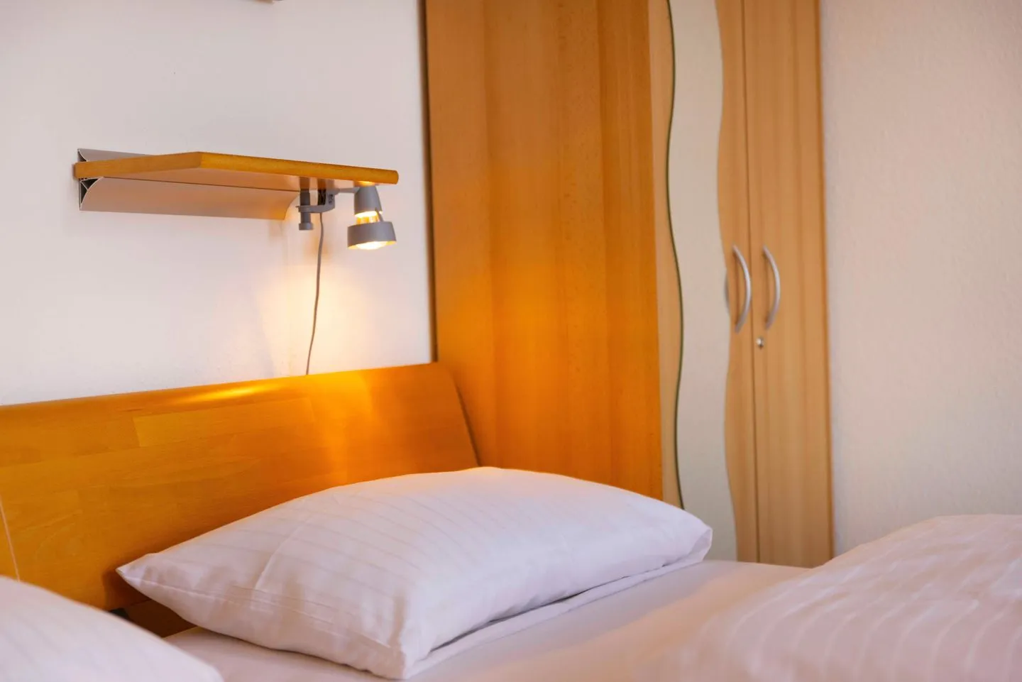 (ARW3b) Ferienwohnung Walden F*** Niendorf - Bett