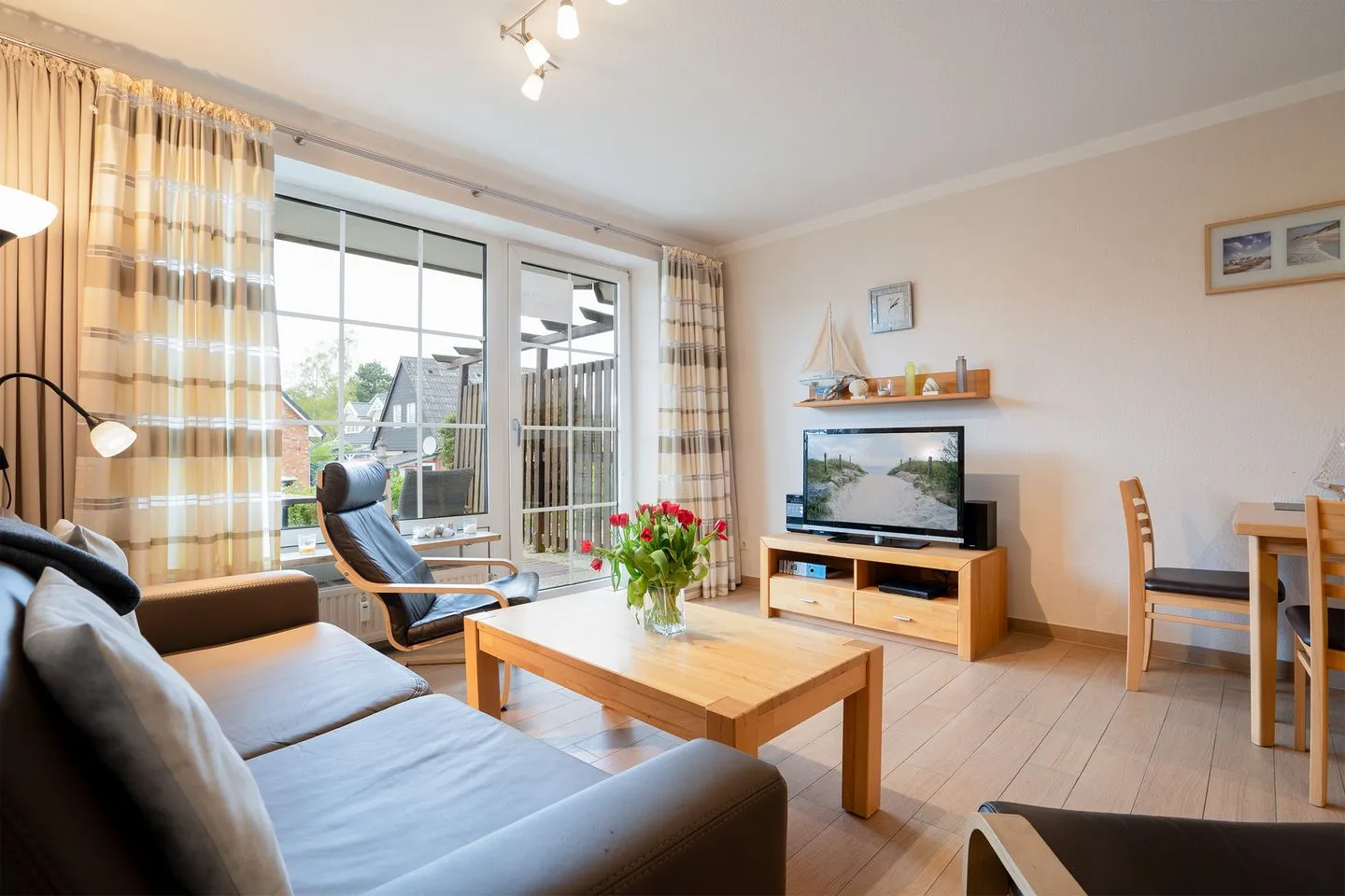 (DKK5) Ferienwohnung Ostseeperle Niendorf - Wohnzimmer