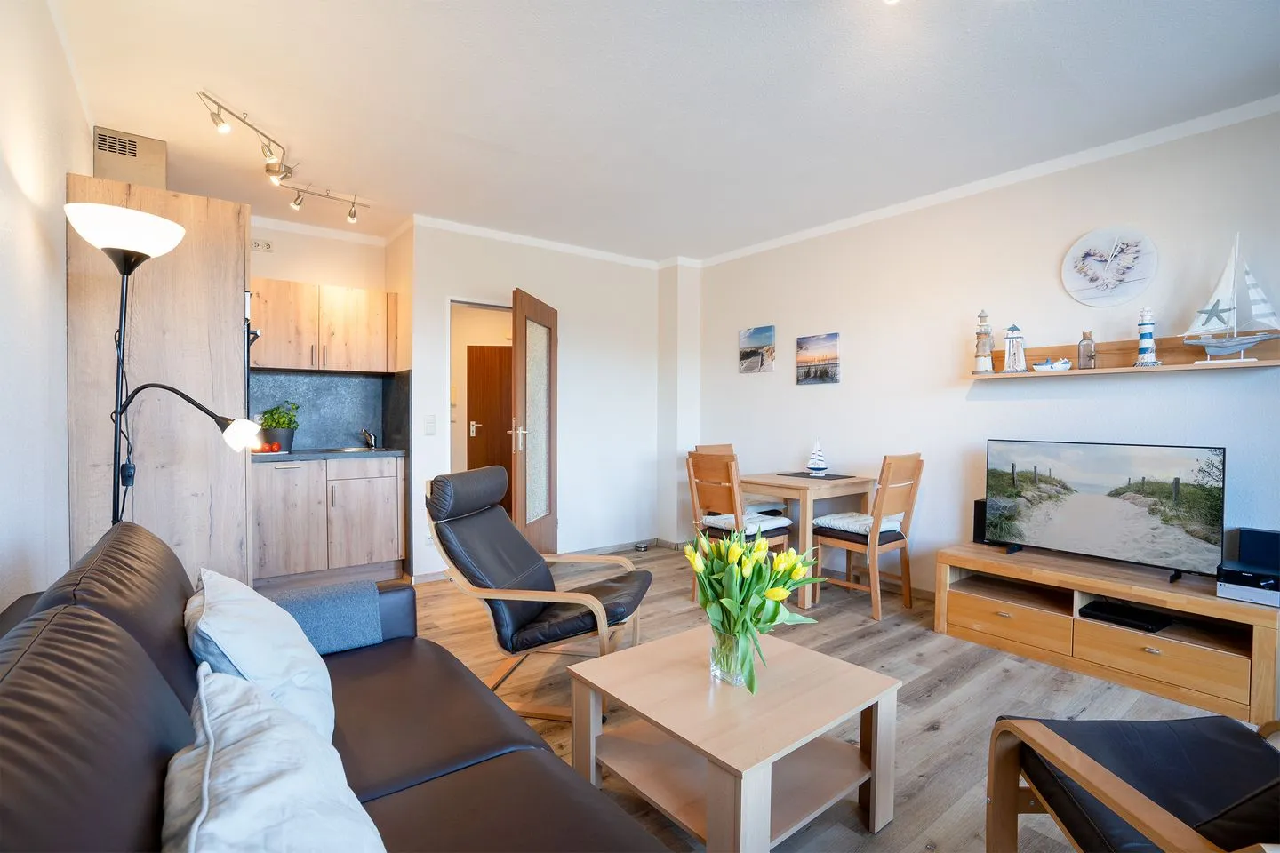 (DKK9) Ferienwohnung Möwennest Niendorf - Wohnzimmer
