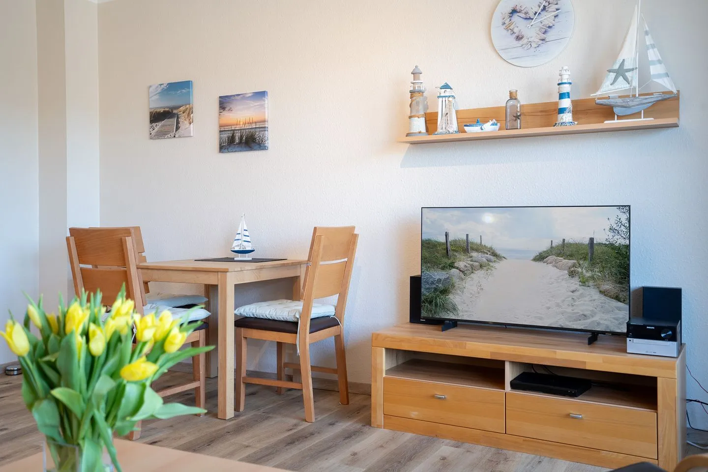 (DKK9) Ferienwohnung Möwennest Niendorf - Wohnzimmer