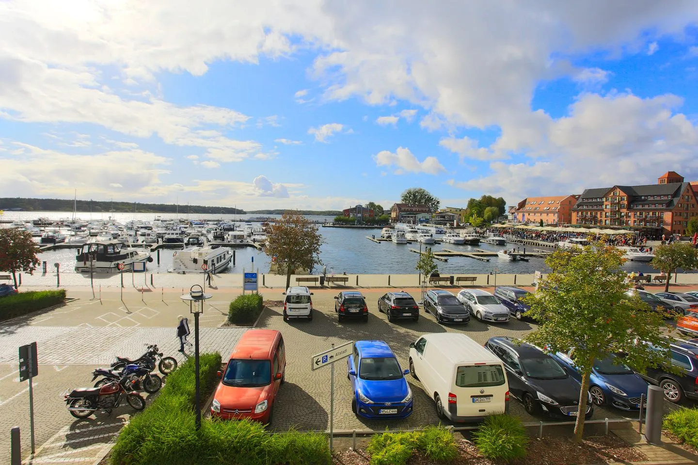  Backbord Waren (Müritz) - Nachbarschaft