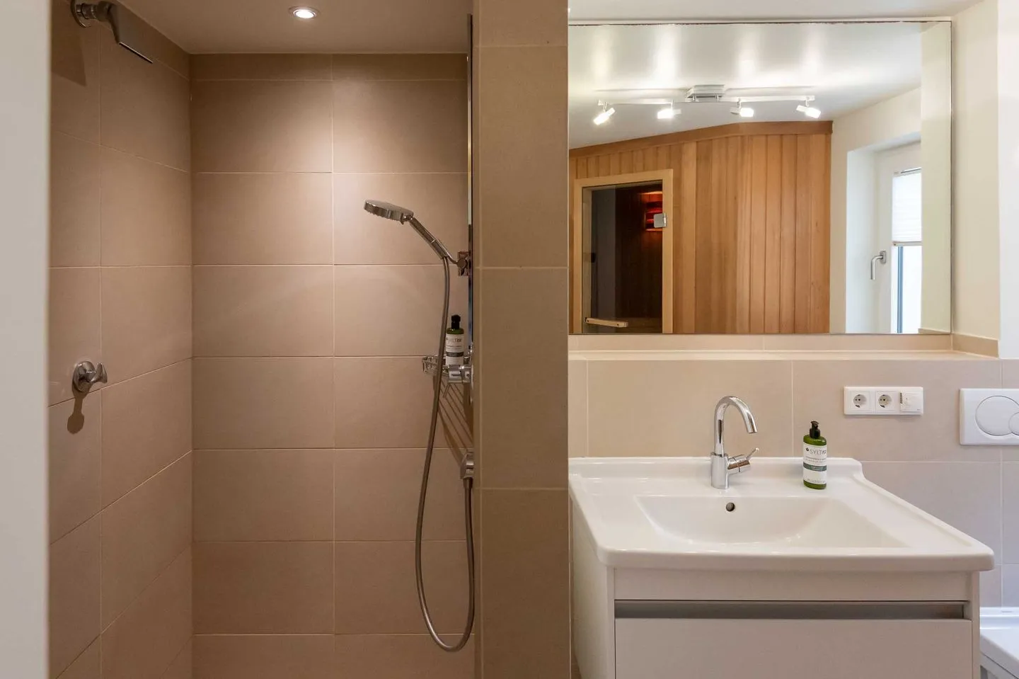 Strandhaus Whg. 3 Wenningstedt - Badezimmer