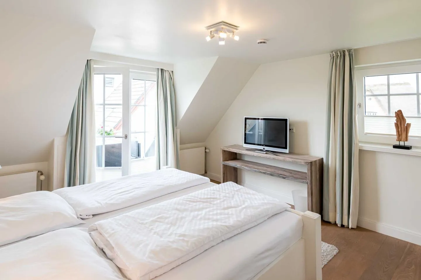Strandhaus Whg. 3 Wenningstedt - Schlafzimmer