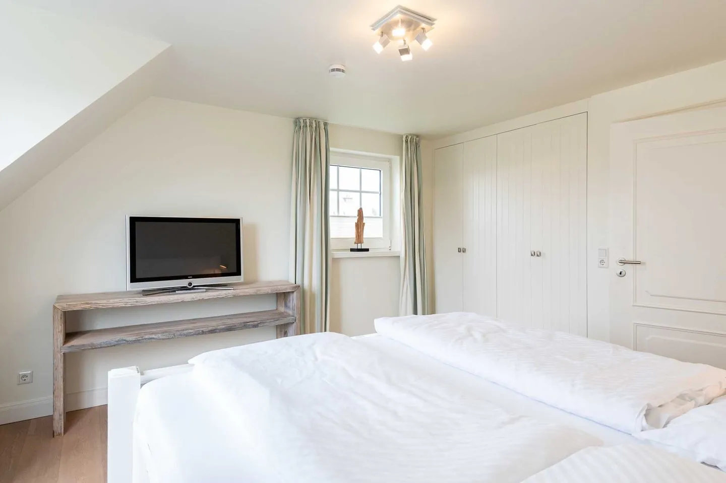 Strandhaus Whg. 3 Wenningstedt - Schlafzimmer