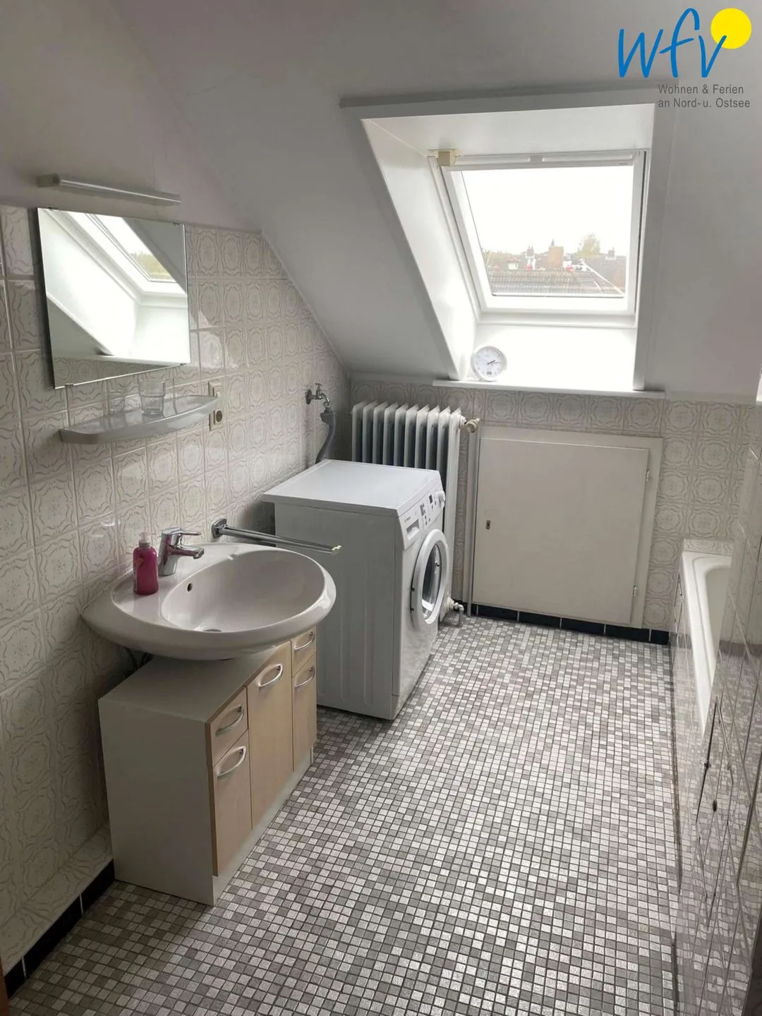 Ferienhaus Kiebitzdelle-Leegde 10 Ferienwohnung Backhaus Borkum - Badezimmer