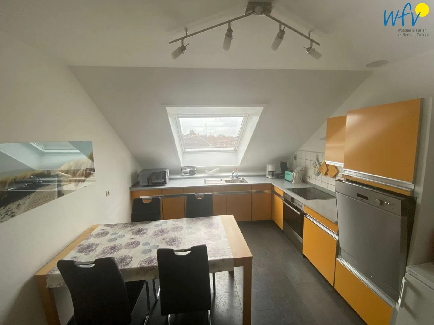 Ferienhaus Kiebitzdelle-Leegde 10 Ferienwohnung Backhaus Borkum - Küche / Küchenzeile