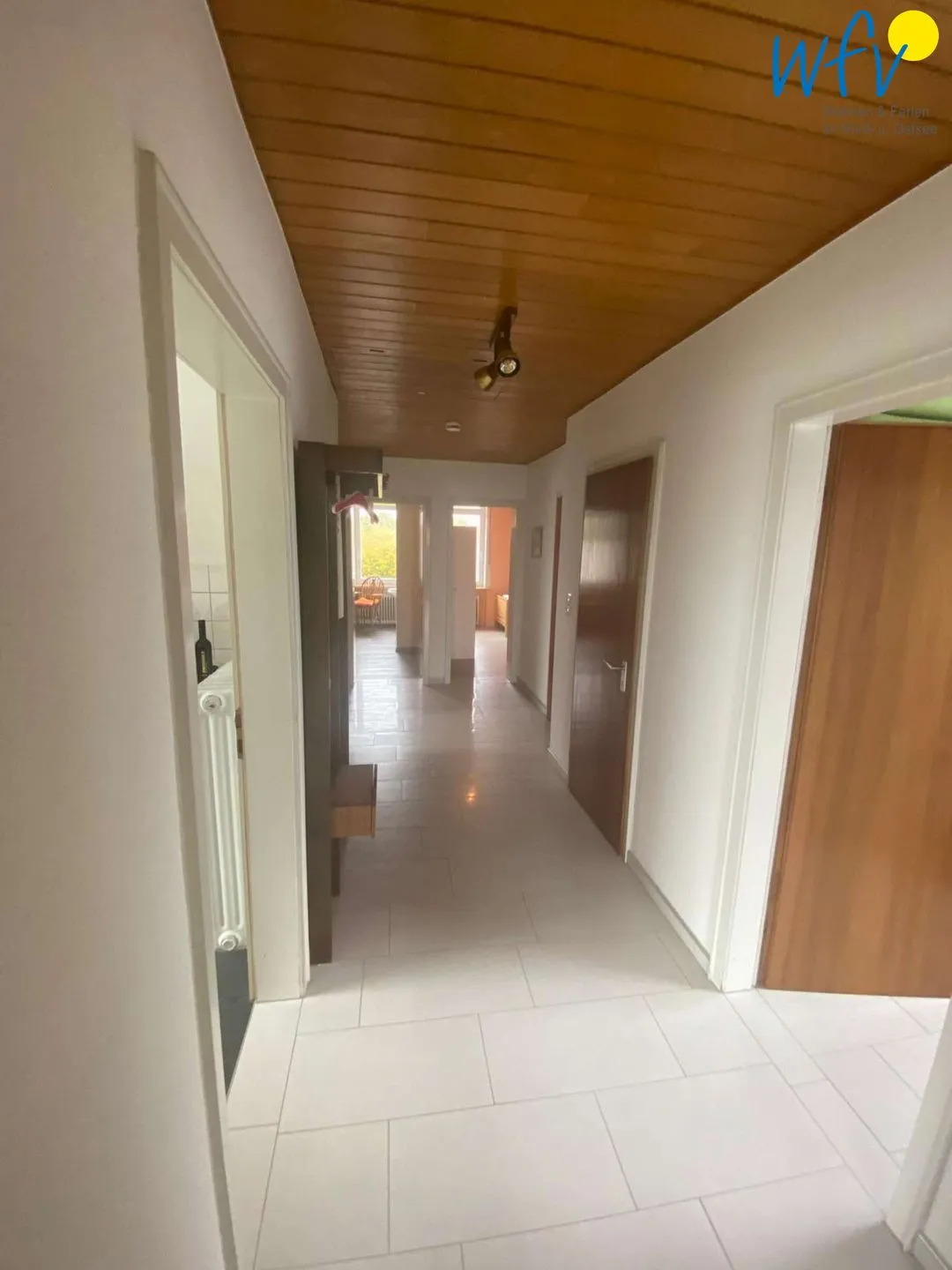 Ferienhaus Kiebitzdelle-Leegde 10 Ferienwohnung Backhaus Borkum - Flur