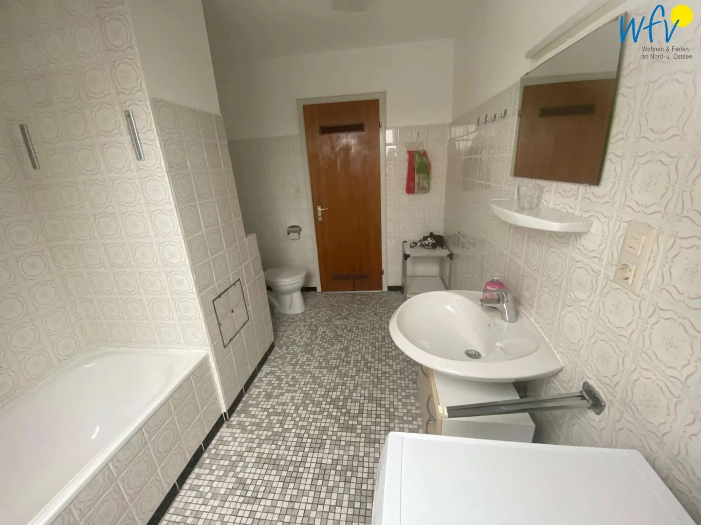 Ferienhaus Kiebitzdelle-Leegde 10 Ferienwohnung Backhaus Borkum - Badezimmer