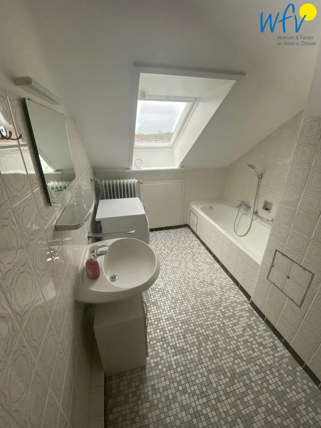 Ferienhaus Kiebitzdelle-Leegde 10 Ferienwohnung Backhaus Borkum - Badezimmer