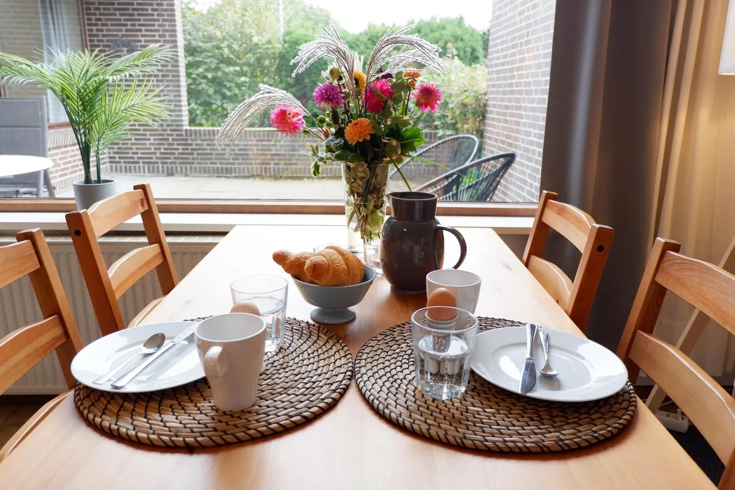 Ferienhaus an der Au Dahme - Essbereich direkt am Fenster zur Terrasse
