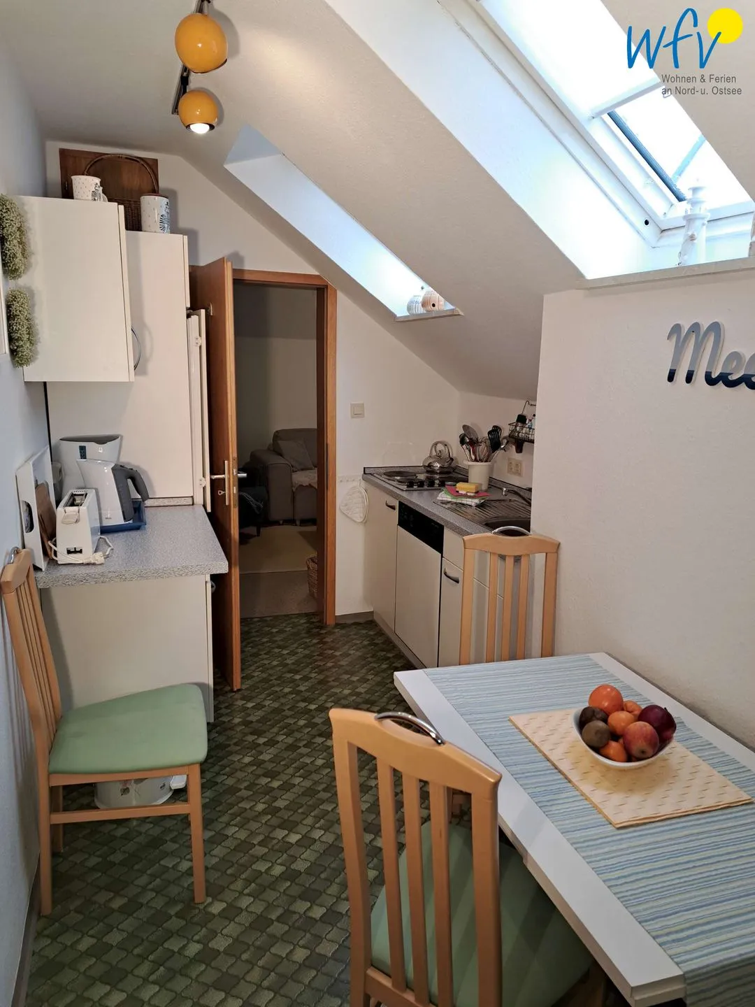 Haus Bonhuis Ferienwohnung Schwalbennest Borkum - Küche / Küchenzeile