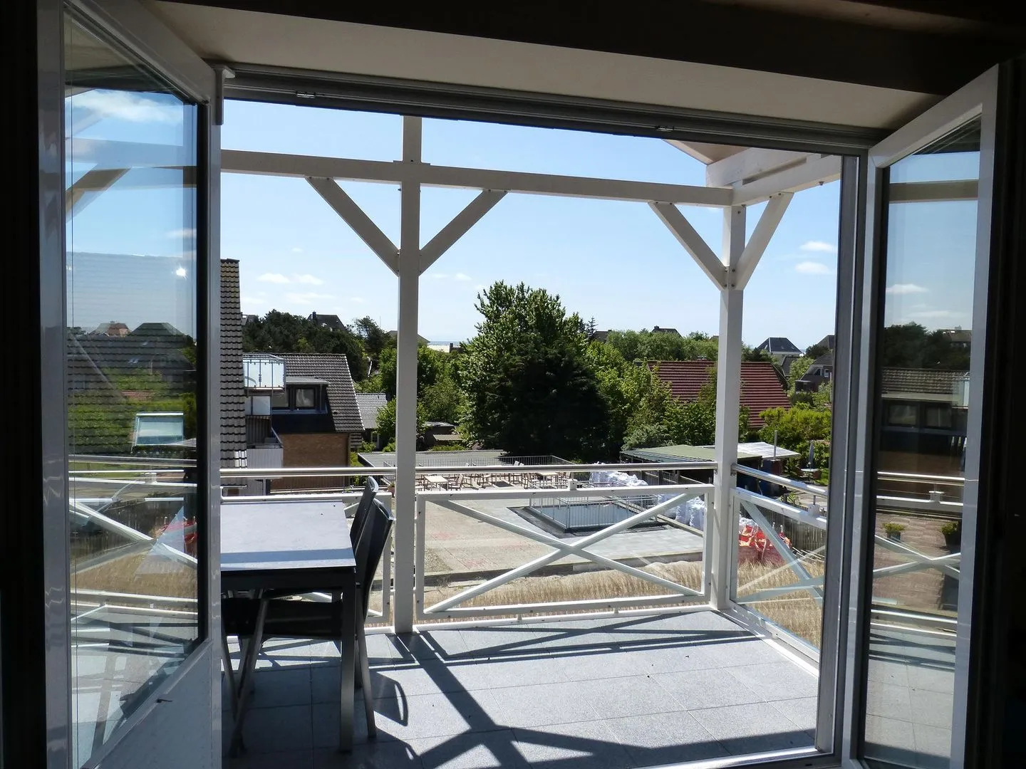 Haus *Weiße Düne* Ferienwohnung *Weiße Düne 7* Wittdün auf Amrum - Blick aus dem Wohnzimmer in der Ferienwohnung Weiße Düne 7 in Wittdün auf Amrum