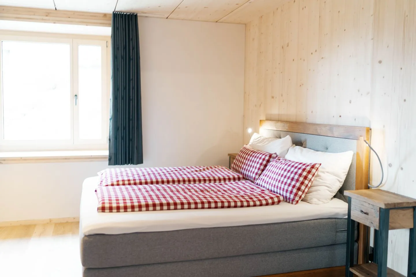 Apartment Strohballenhaus Arvenbüel - Bedroom