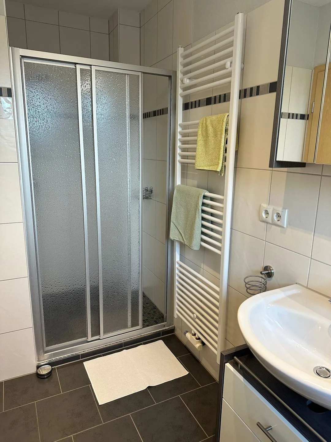 Sünnschien Dorf - Badezimmer