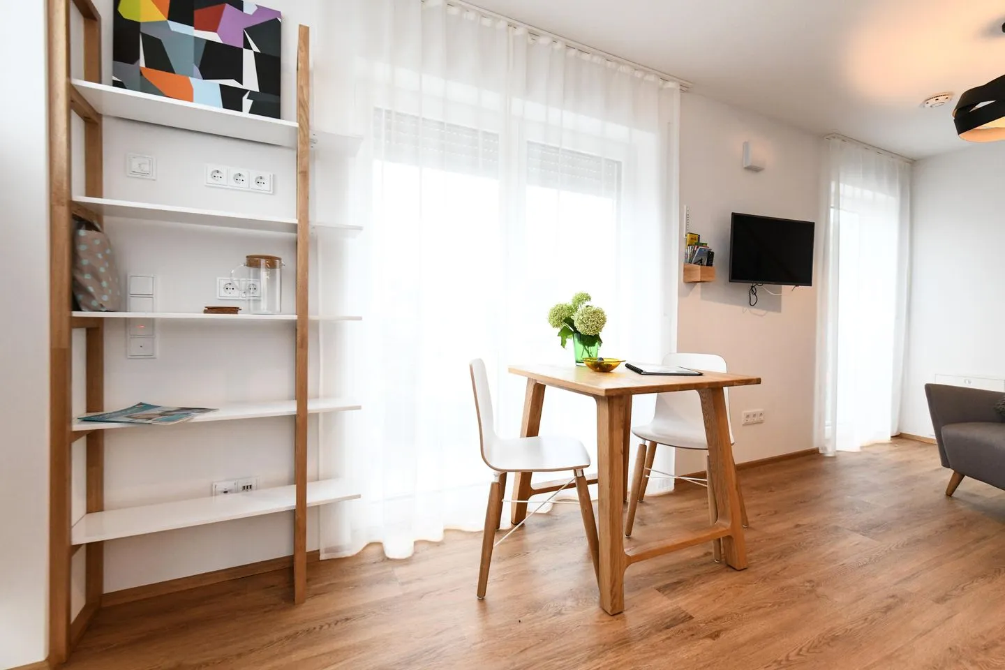 Apartment mit Balkon 7/3 OG Bodensee - Wohnzimmer
