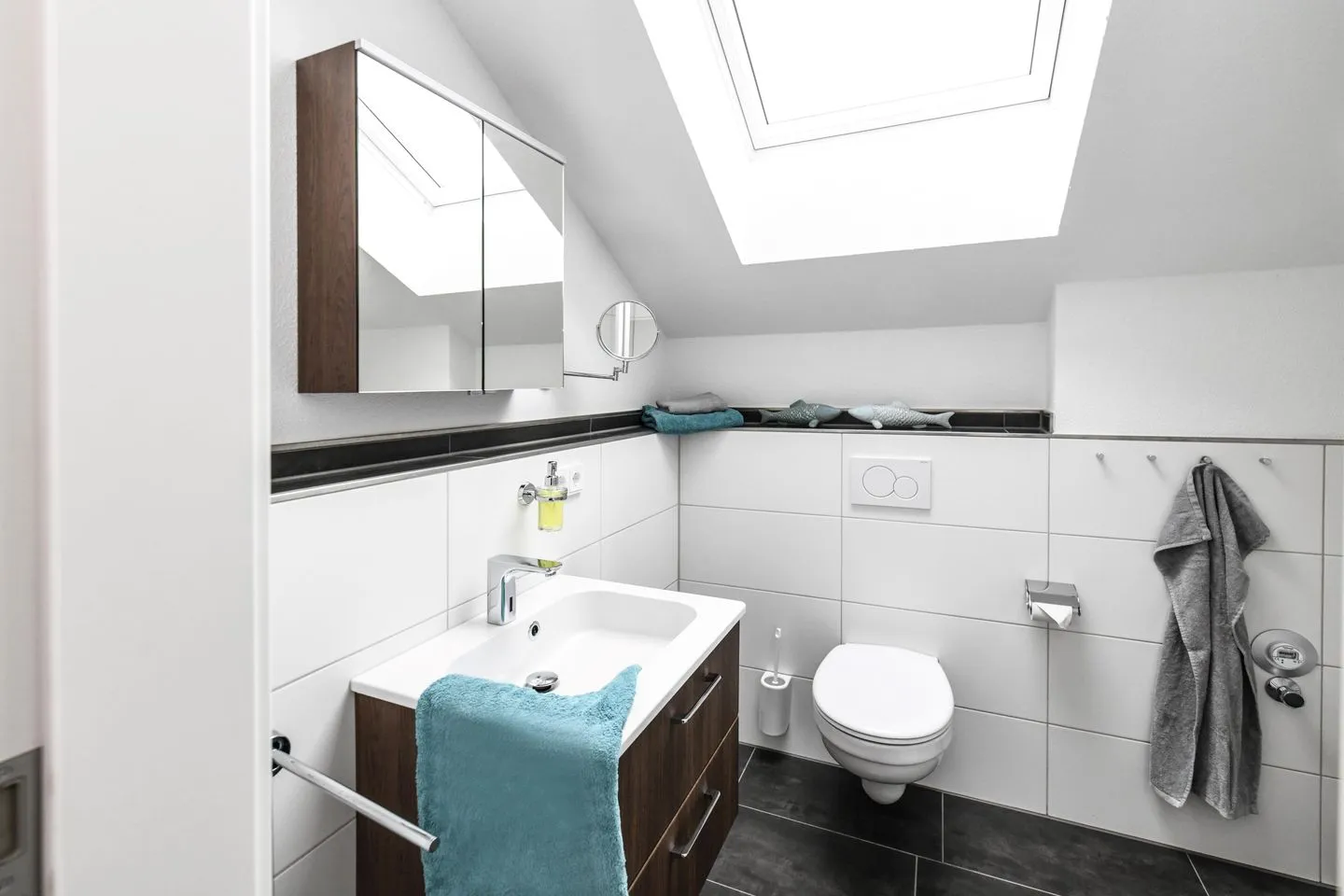EntdeckerFERIEN Apartment Bergblick mit großem Balkon 7/7 DG Bodensee - Badezimmer