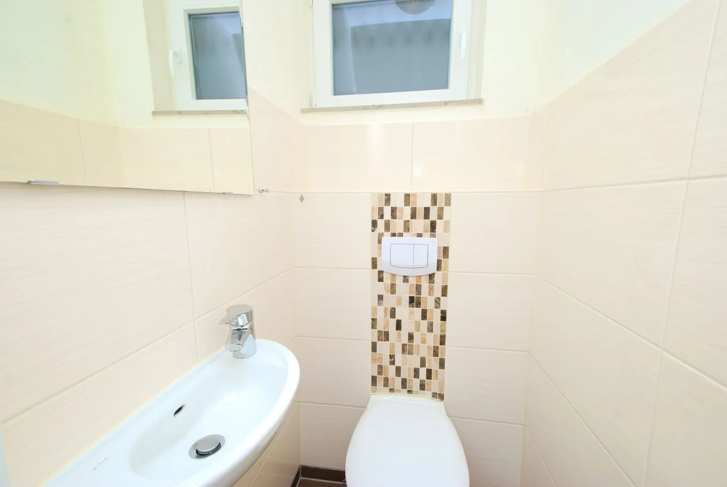 Bungalow Schott 1 Norddeich - Gäste-WC