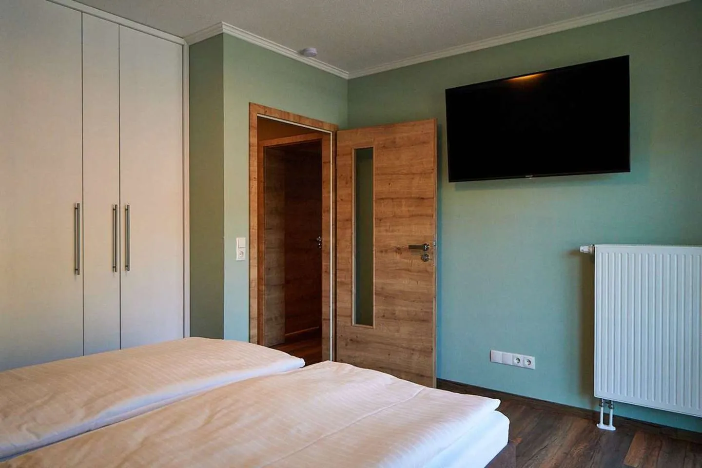Wohnung 5 - Suite Tyr - mit großem Balkon Lobbe - Schlafzimmer