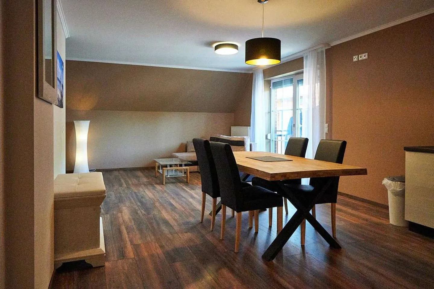 Wohnung 5 - Suite Tyr - mit großem Balkon Lobbe - Wohnzimmer